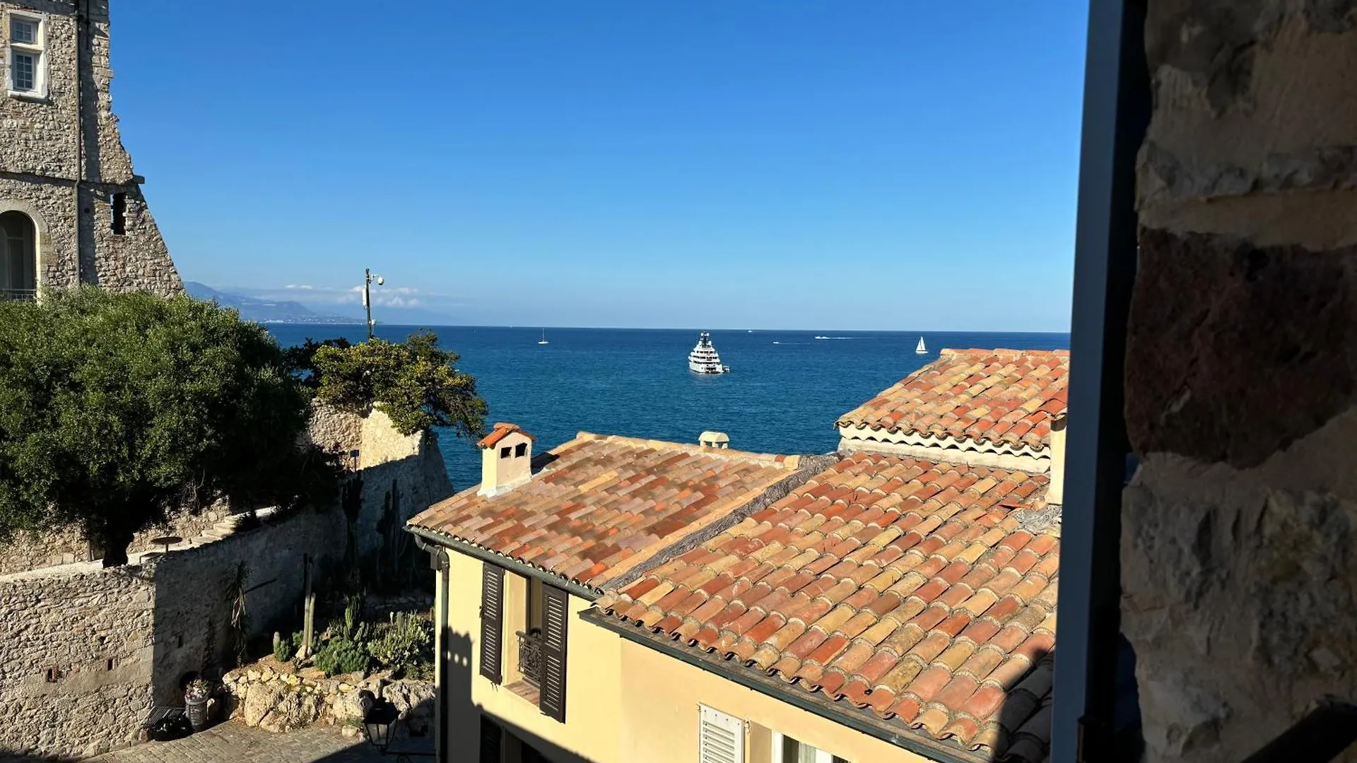 La Pablita, Vieil Antibes, Remparts Daire Fransa